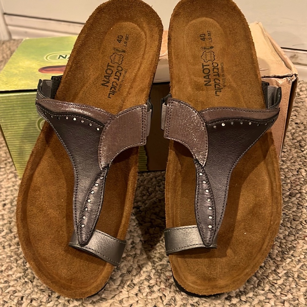 Naot Antigua Cork Loop slip on Sandal metallic Silver Leather size 40 US 9